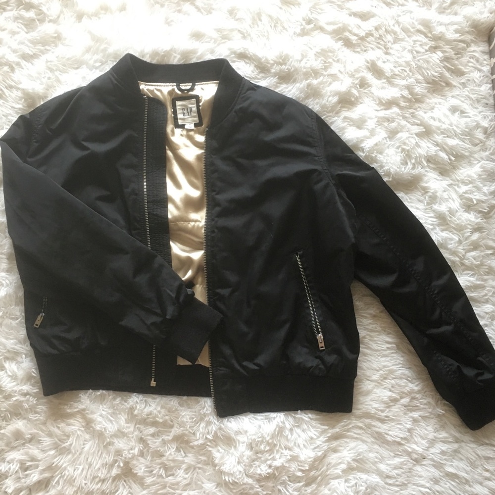 Gap Bomber Jacket (M) 🖤💛